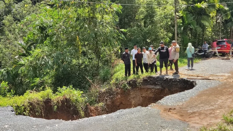 Kerugian Bencana Masih Dihitung, Bupati Limapuluh Kota Pantau Penanganan