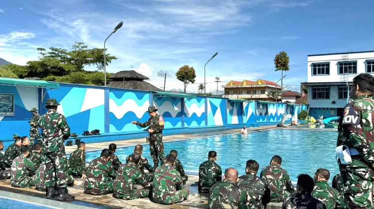 73 Personel Kodim 0304/Agam Ikuti Renang Militer PSJM Sistem Blok Garilya