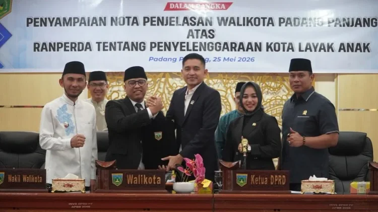 Pemko Padang Panjang Ajukan Ranperda Kota Layak Anak ke DPRD