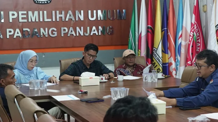 KPU Padang Panjang Evaluasi Anggaran dan Program Kerja di Rapat Pleno