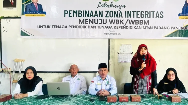 MTsN Padang Panjang Gelar Lokakarya Penguatan Mutu Layanan lewat PMPZI