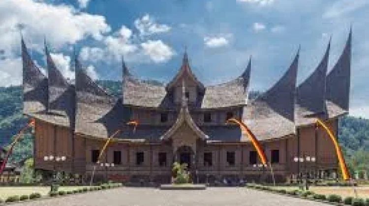 Rumah Gadang di Minangkabau yang Sangat Ikonik