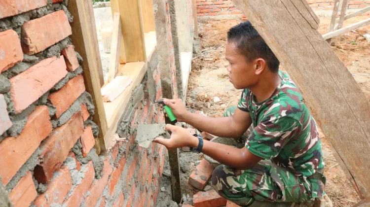 Satgas TNI AD Mentawai Kebut Rehab Musholla Al Huda
