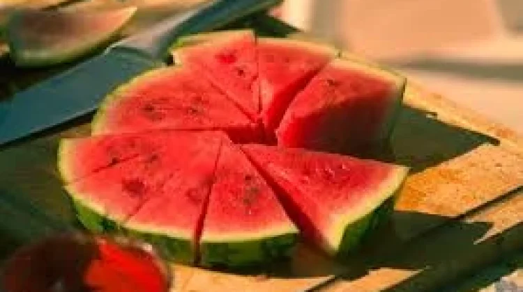 8 Makanan untuk Membantu Mencegah Dehidrasi