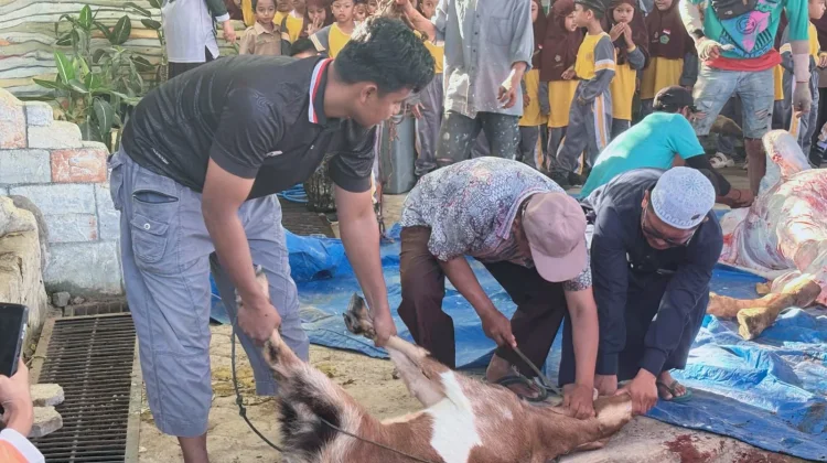 Kurban Edukatif, Libatkan Siswa Belajar Berbagi Sejak Dini