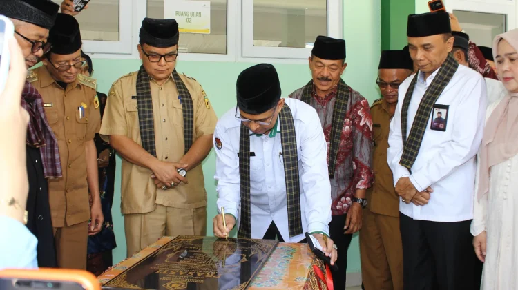 MTsN 7 Tanah Datar Resmi Tempati Gedung Baru