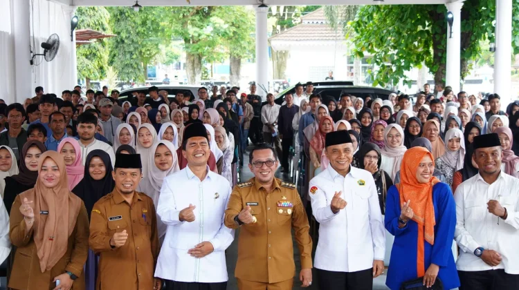 Kakankemenag Hadiri Penyerahan Beasiswa PTN