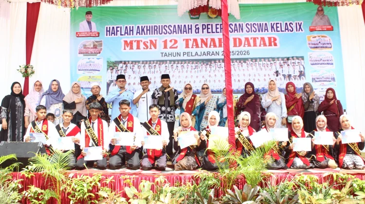Kemenag Apresiasi 12 Duta Berprestasi MTsN 12