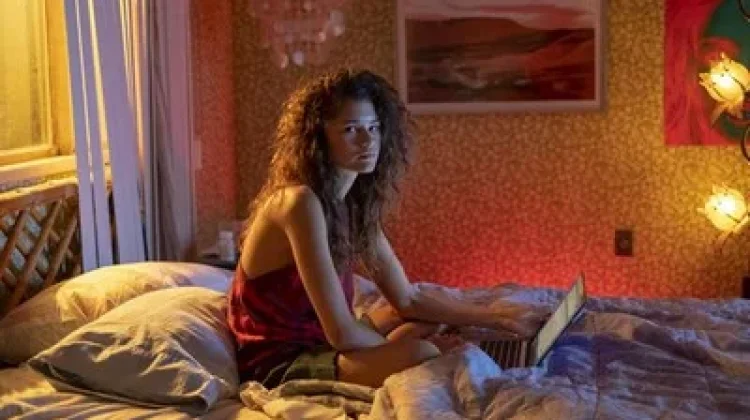 Sam Levinson Konfirmasi Euphoria Season Tiga Akhir Perjalanan Rue dan Kawan-Kawan