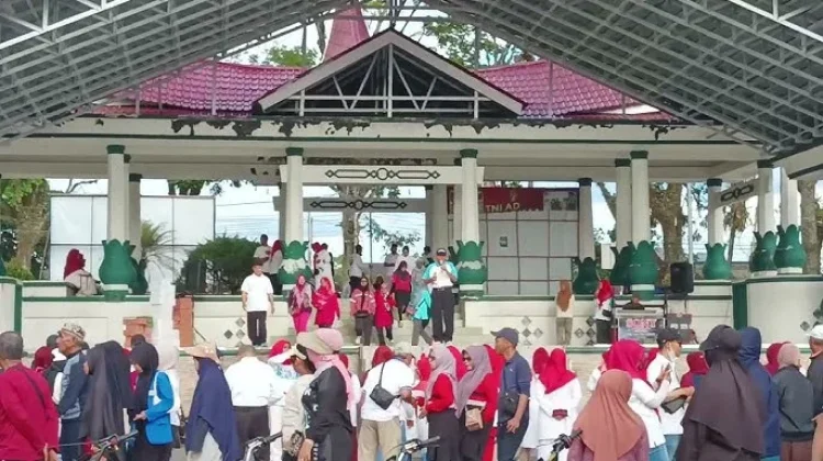 Pesona Akhir Pekan di Lapangan Wirabraja: Pusat Olahraga dan Kuliner Favorit Warga
