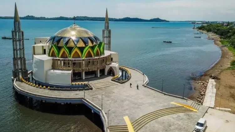 Keunikan Masjid BJ Habibie Berarsitektur Turki