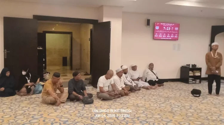 Jemaah Haji 1447 H Kloter 7 Bukittinggi Fokus Ibadah Jelang Pulang