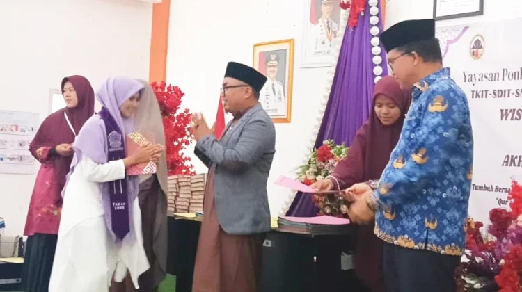Cetak Hafidz Muda, Ponpes Hijrah Medinah Kecamatan Lengayang Gelar Wisuda Tahfidz