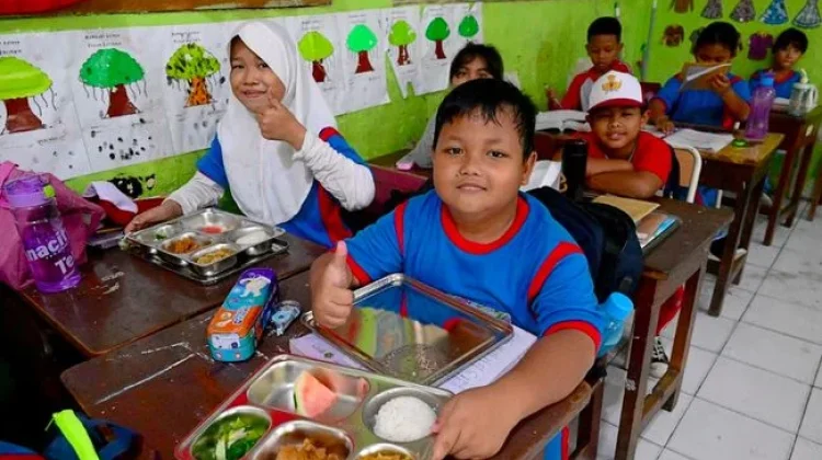Manfaat Berkesan Program Makanan Bergizi Gratis Pelajar
