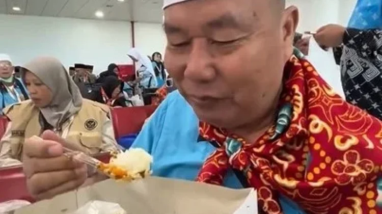 Disuguhi Rendang Padang, Jemaah Bengkulu: Ini Baru Terasa Makan