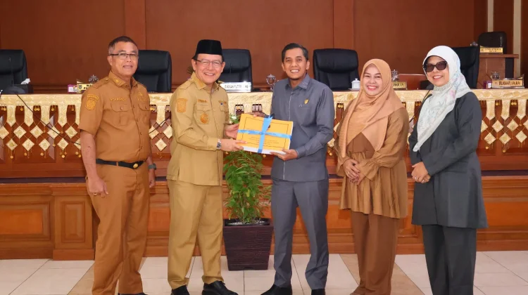 Wako Payakumbuh Ajukan Ranperda APBD 2025, dan Mars Daerah ke DPRD
