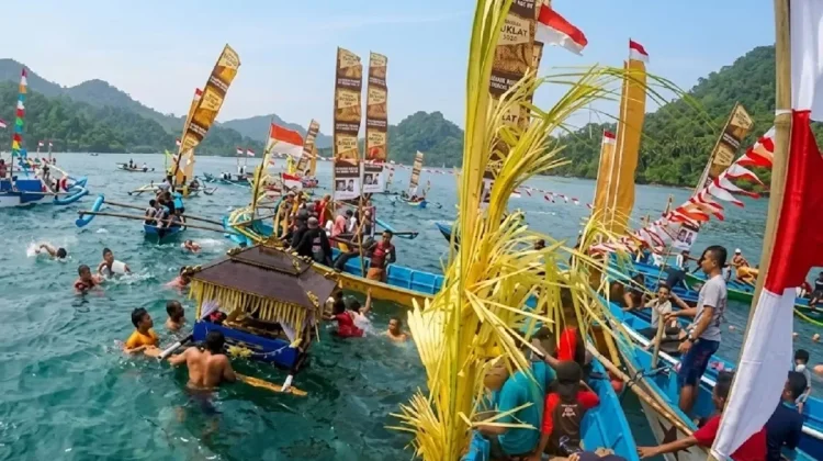 Hajat Laut: Simbol Harmoni Masyarakat Kasepuhan Ciptagelar dan Semesta