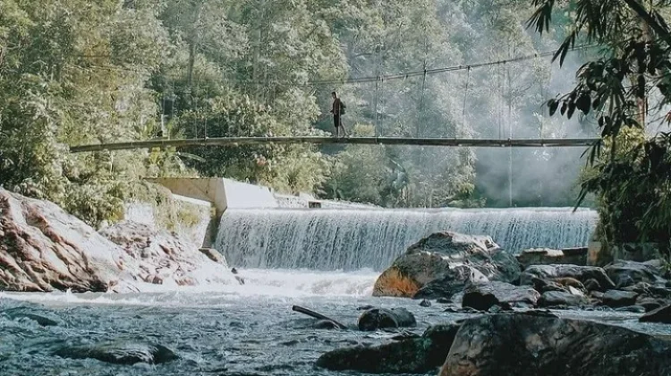 Eksotisme Air Terjun Timbulun, Destinasi Pincuran Tujuh Tingkat