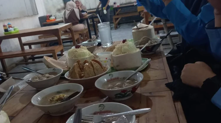 Teras Kelapa, "Ruang Santai, dan Kuliner yang Kian Diminati di Kota Padang"