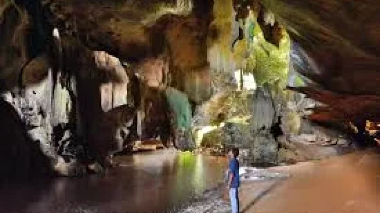 Goa Batu Kapal, "Jejak Geologi, dan Akulturasi Budaya"