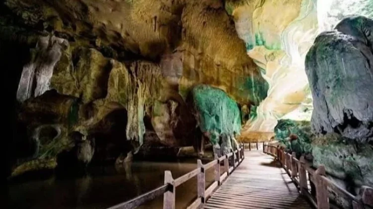 Goa Batu Kapal, "Jejak Geologi, dan Akulturasi Budaya"