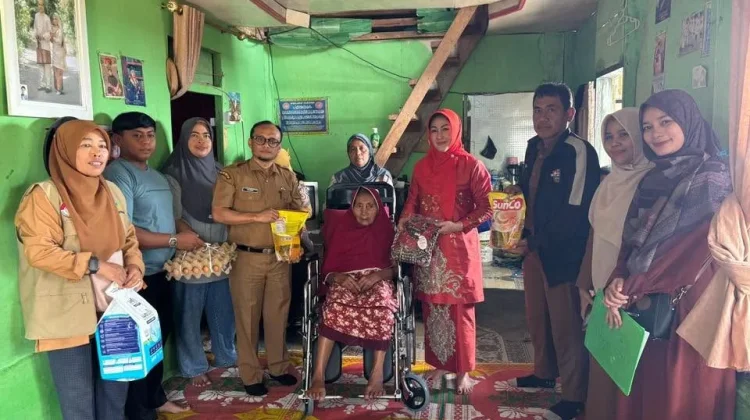 LKKS Padang Panjang Salurkan Bantuan Sosial ke 5 PPKS di 4 Kelurahan