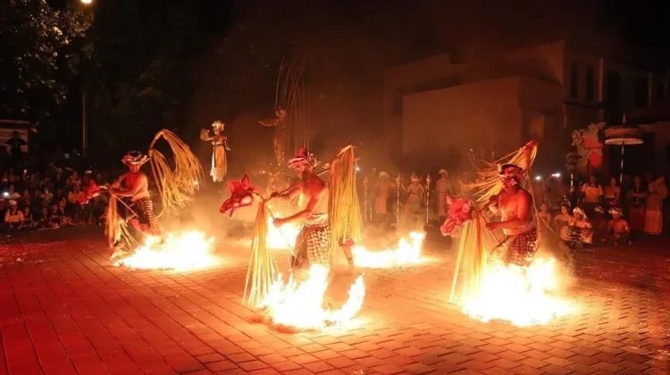 Sanghyang Jaran, "Menjemput Roh Kuda dalam Ritual Api"