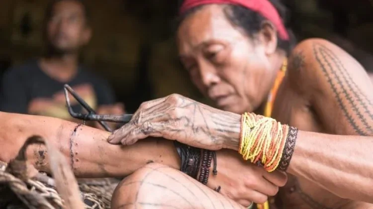 Tato Mentawai, "Simbol Keselarasan Alam, dan Identitas Leluhur"