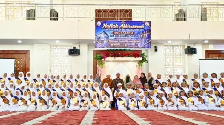 78 Siswa SDIT Juara Padang Panjang Khatam, 87 Wisuda Tahfizh di Islamic Centre