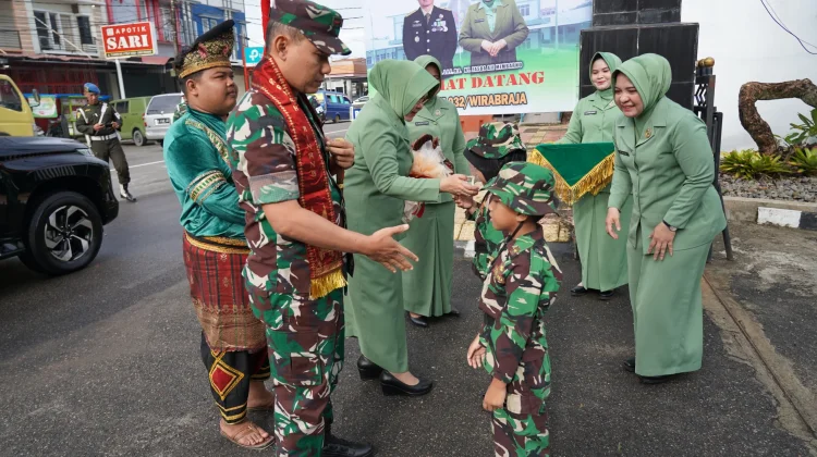 Awal Masa Jabatan Danrem 032/Wbr Kunjungi Satuan Jajaran