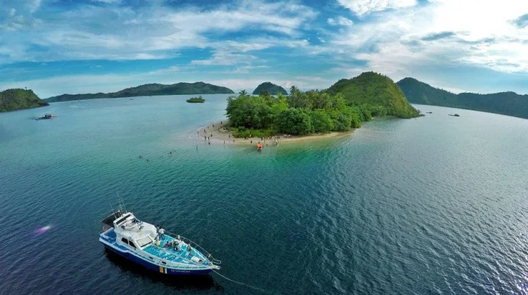 Pulau Sironjong, Surga Tersembunyi di Kawasan Wisata Mandeh