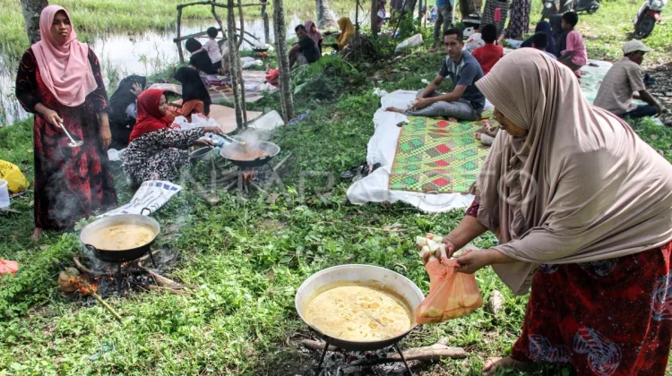 Pulau Weh, "Kekayaan Adat dan Tradisi Bernafaskan Islam"