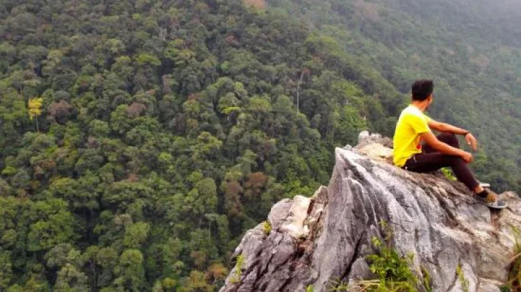 Keelokan Alam Ranah Minang dari Tebing Puncak Gagoan