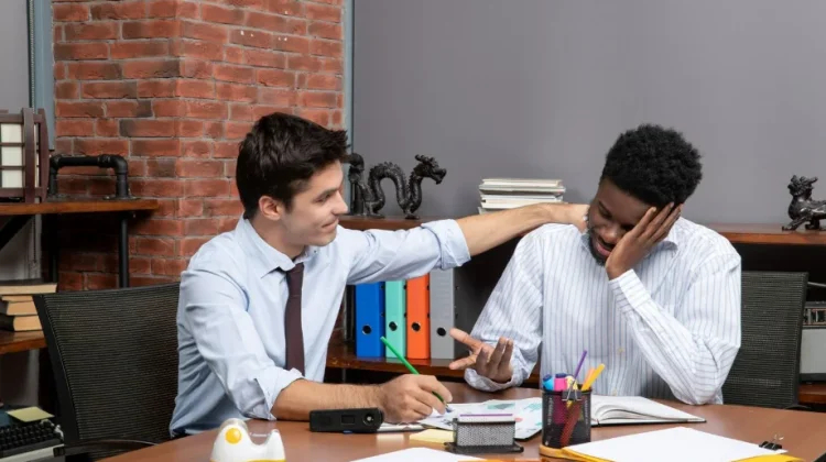 Growth Mindset vs Fixed Mindset,"Cara Berpikir yang Menentukan Masa Depan"