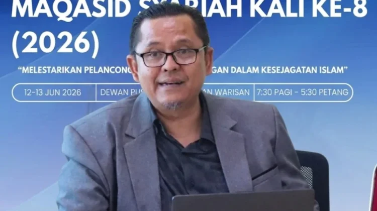 Berlindung di Balik Bahasa, Ekowisata Global Dimanipulasi