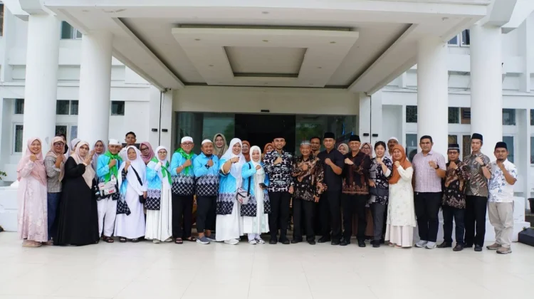 Tujuh Jemaah Haji Asal Padang Panjang Tiba dengan Selamat di Tanah Air
