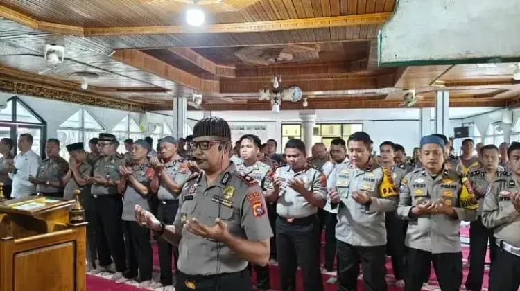 Ibunda Kapolres Pessel Wafat, Wakapolres Pessel Pimpin Sholat Ghaib di Painan