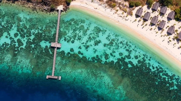 Goa Rangko: Pesona Kolam Biru Safir Tersembunyi Labuan Bajo