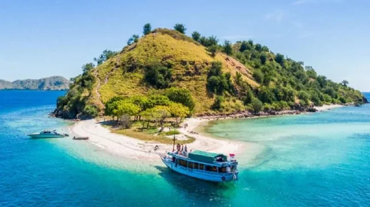 Pulau Sabolo, Surga Snorkeling Sunyi Labuan Bajo