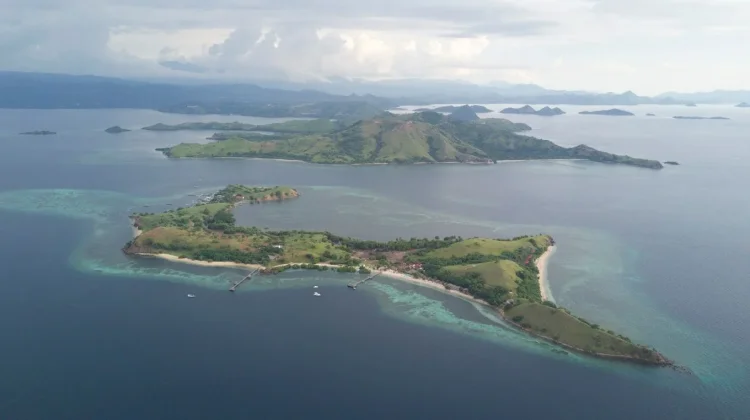 Pulau Seraya Kecil: Sudut Relaksasi Berkelas Pulau Seraya.