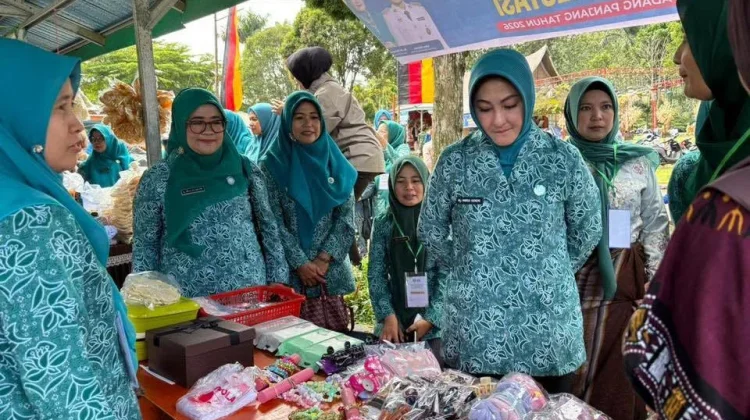 Stand UP2K PKK Padang Panjang Tampilkan Produk Unggulan UMKM Kelurahan