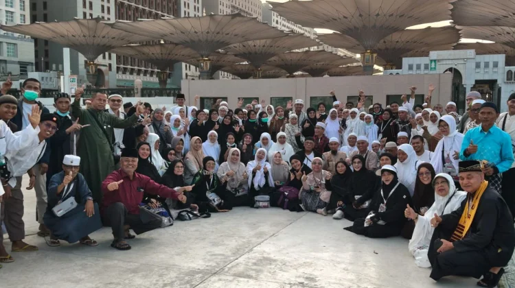 Jelang Kepulangan, Jemaah Kloter 14 Padang Gelar Saling Memaafkan di Pelataran Mas