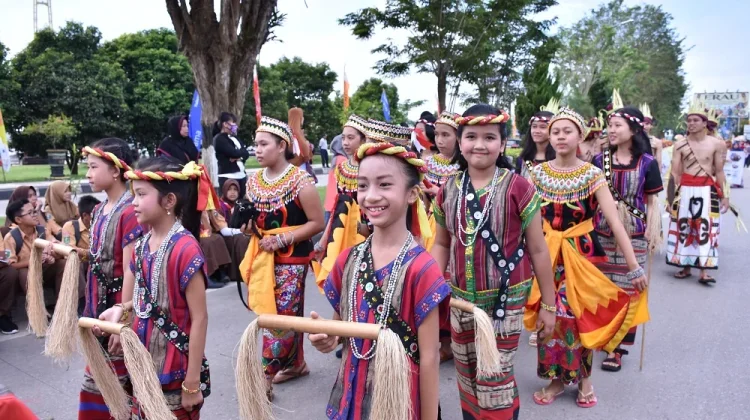 Festival Erau Menjaga Api Tradisi di Tepian Mahakam