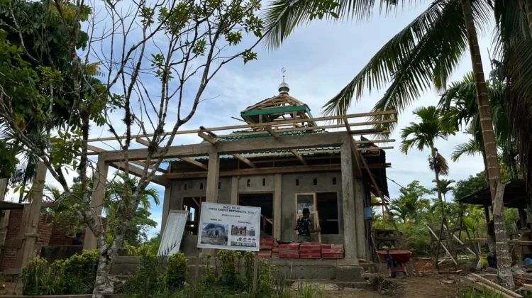 Satgas Karya Bakti TNI AD Mentawai Percepat Penyelesaian Musholla Bukit Pamewa