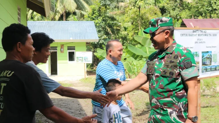 Danpusterad Kunjungi Mentawai Pastikan Pembangunan Bakti TNI Tepat Sasaran