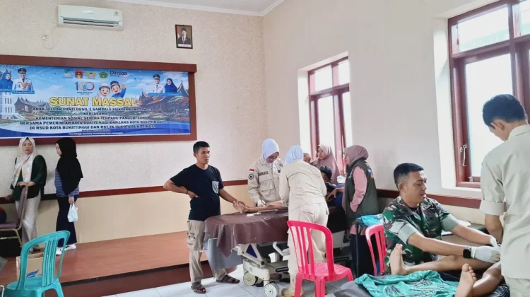 Diinisiasi Kemensos RI, RSUD dan RST Tk. IV Bukittinggi Gelar Sunat Massal
