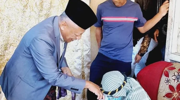 M. Fathir Sandang Gala Adaik "Kari Sampono Khatam Qur'an, Gusrizal; Rajin Ka Musajik