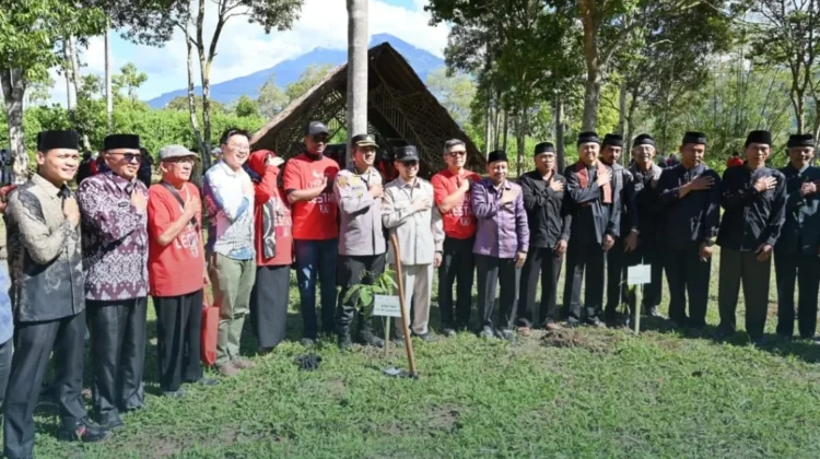 Seribu Pohon Ditanam Tabiang Barasok Peringati Jam Gadang