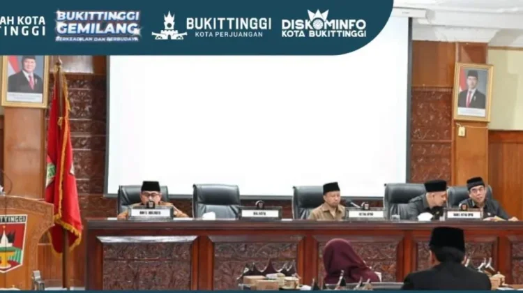 Wako Ramlan Tanggapi Pandangan Fraksi APBD 2025