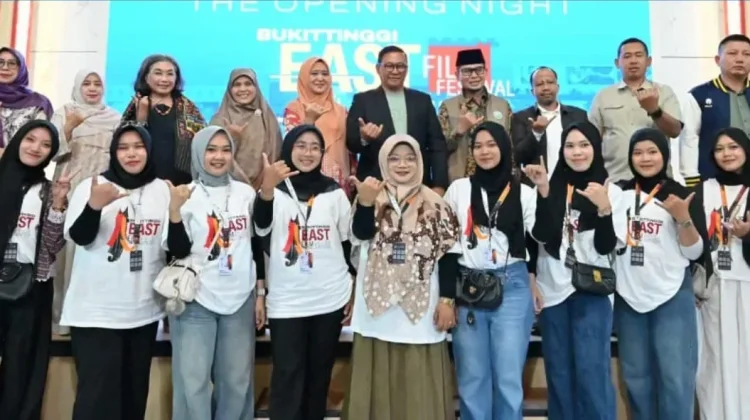 Wako Ramlan Buka BEFF Peringati Satu Abad Jam Gadang